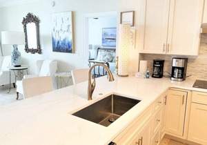 5/5 Double Master Bedrooms-50 Ft Balcony-King/King/Queen/Queen/Twins - direct Gu