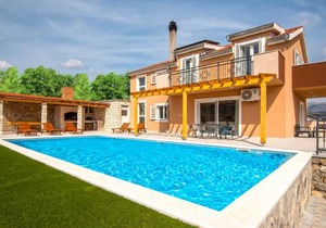 5 bedroom accommodation in Ruzic