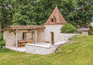 5 bedroom accommodation in Sembas