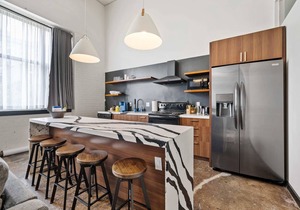 5 min to UPMC Shadyside Oakland East Liberty, sleeps 6 unit 304
