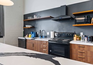 5 min to UPMC Shadyside Oakland East Liberty, sleeps 6 unit 304