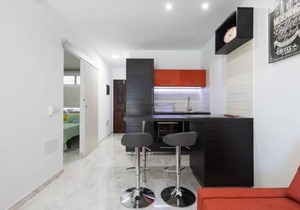 5 min walk from Yumbo 208