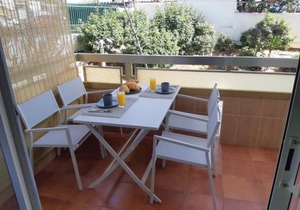 5 min walk from Yumbo! 128