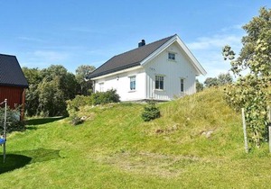 5 person holiday home in Oksvoll