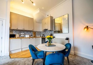 5 Rowntree House