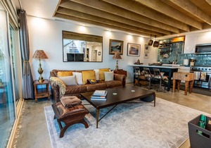 5 star location, newly remodeled coastal elegance property centrally located to downtown Dana Poin