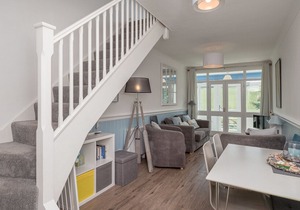 5 West Park - Two Bedroom House, Sleeps 4