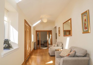 5 Williamston Steading