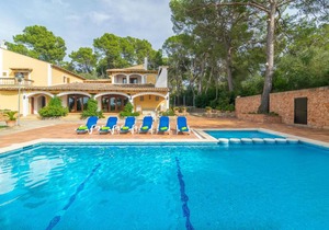 500 m² Villa ∙ 6 bedrooms ∙ 12 guests