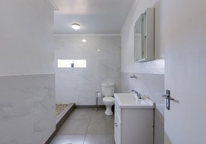 51 on York Unit 14 with SHARED bathroom