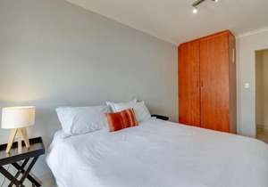 51 on York Unit 14 with SHARED bathroom