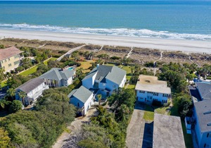 557 m² House ∙ 9 bedrooms ∙ 21 guests