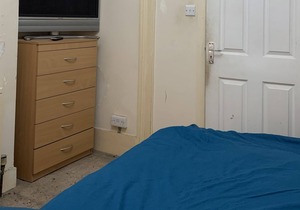 6 Bed Flat Next to Tottenham Hale Shopping Centre