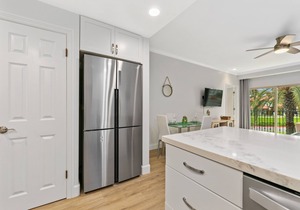 617 Just Listed - Fresh, Free Wifi and Parking 617