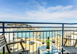 64 Moorings Reach - Three Bedroom House, Sleeps 5