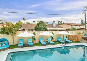 7 Bedrooms / 4 FULL Bathrooms IN OLD TOWN, SCOTTSDALE!
