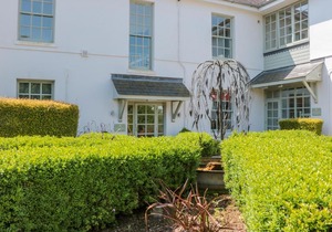 7 The Manor House, Hillfield Village