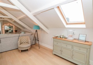 7 The Manor House, Hillfield Village