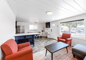 74 m² Houseboat ∙ 2 bedrooms ∙ 9 guests