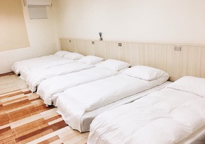 8-Bed Mixed Dormitory