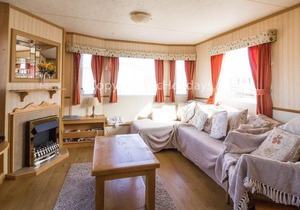 8 berth caravan for hire by the beach & many attractions in Suffolk ref 40093ND