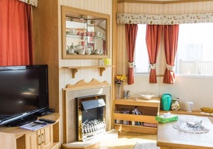 8 berth caravan for hire by the beach & many attractions in Suffolk ref 40093ND