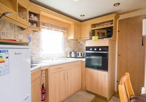 8 berth caravan for hire by the beach & many attractions in Suffolk ref 40093ND