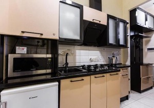 8 Svyatoho Teodora Square Apartments