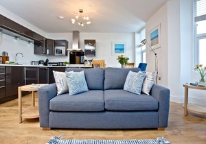 9 At The Beach - an apartment that sleeps 6 guests in 2 bedrooms