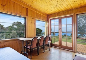 98 Ocean Parade - Rustic Log Cabin