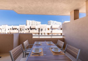 99 m² Apartment ∙ 2 bedrooms ∙ 5 guests