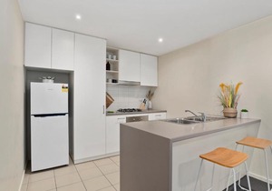 A Cozy & Comfy 2BR Apt Near Flemington Races