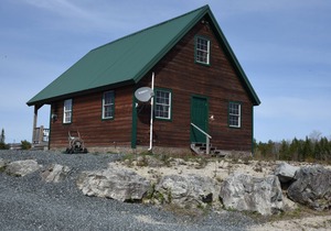 A Family Owned & Family Oriented Cabin Retreat