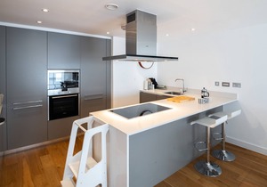 A Hint of Pink - Three Bedroom House, Sleeps 6