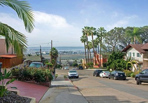 A King’s View in Mission Hills Apartment