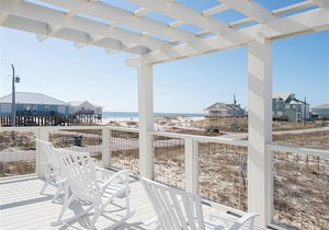 A Little Bit of Heaven Beach Home Minutes Away from the Gulf