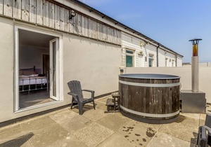 A quirky pod with one double and shower room.