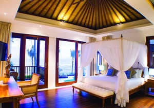 Absolute 6 Bedroom Beach Front Villa in Pabean Beach;