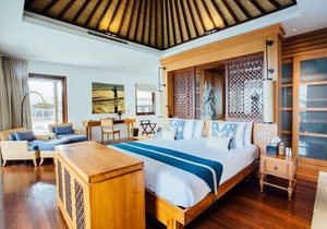 Absolute 6 Bedroom Beach Front Villa in Pabean Beach;