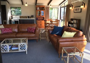 Acacia View at No. 3 - Acacia Bay Holiday Home