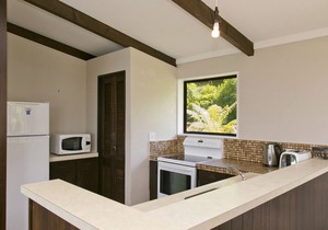 Acacia View at No. 3 - Acacia Bay Holiday Home