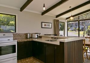 Acacia View at No. 3 - Acacia Bay Holiday Home