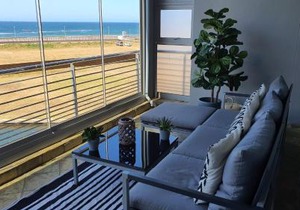 Accommodation Front - Gorgeous 4 Sleeper Beachfront Apartment