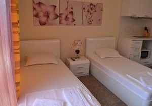 Admiral Plaza Private Apartments