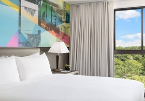 Adventure Awaits! 2 Modern Units Near Attractions