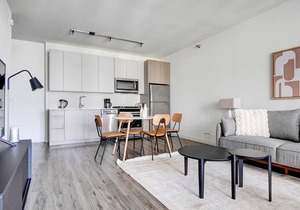 Airy South Loop 1BR w/Lounge, Pool & Gym near Grant Park, by Blueground