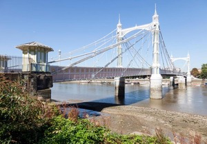 Albert Bridge Road II by Onefinestay