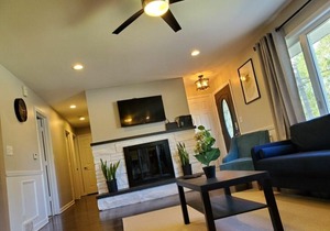 Albor Homes #3, Recently-Renovated!