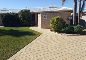 Alexander Drive B & B