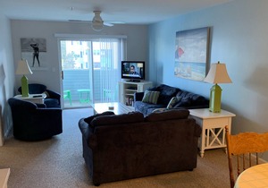 All linens included! 2BR 2B close to downtown Rehoboth with wonderful reviews!